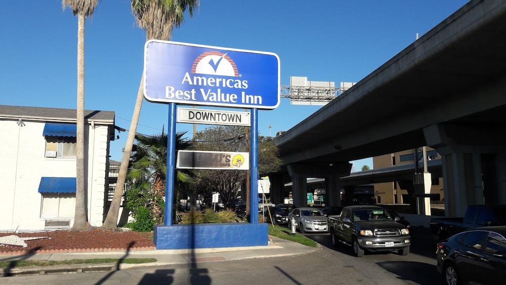 River Inn Motel San Antonio Exterior photo