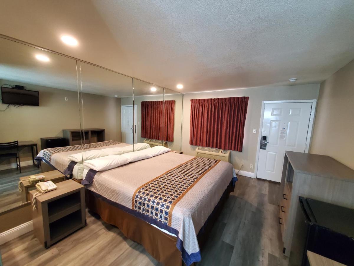River Inn Motel San Antonio Exterior photo